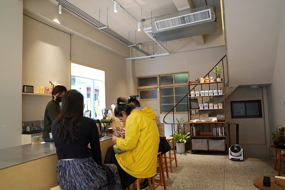 COFFEE CIPHER：台中勤美審計新村咖啡店又一間，宛如雜誌風格好讓人喜歡～
