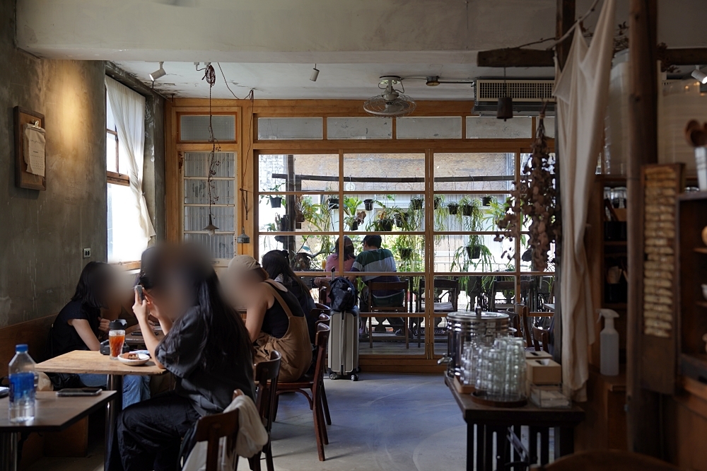 卜卜商店：台北中山商圈赤峰街人氣最夯的二樓老宅咖啡店！就在舊目立屋樓上～