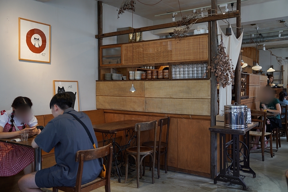 卜卜商店：台北中山商圈赤峰街人氣最夯的二樓老宅咖啡店！就在舊目立屋樓上～