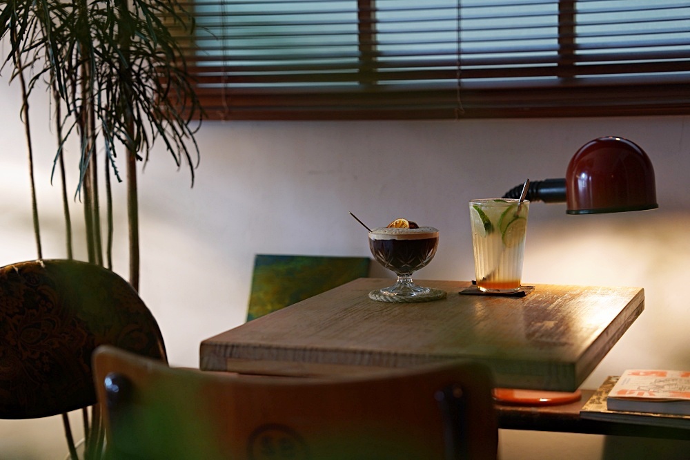 息坐珈琲 Shizen Coffee：隱藏在宜蘭東澳東岳村裡的神秘咖啡店！有可愛的貓咪們與好吃的水餃，咖啡也好好喝呦～