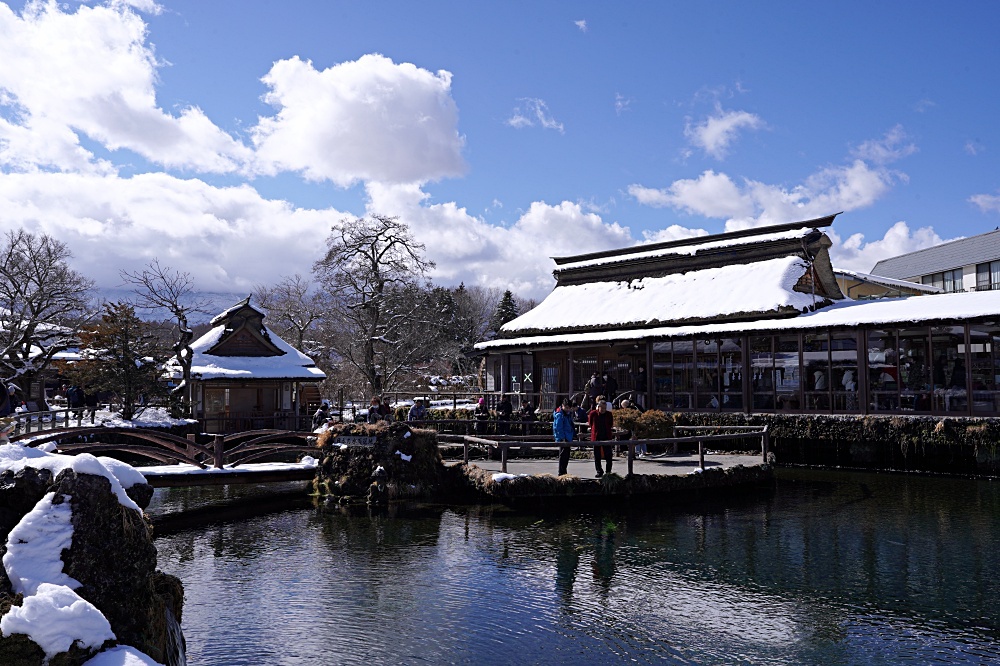 忍野八海：富士山下天然湧泉群，宛如小合掌村般好可愛！日本名水百選之一，世界文化遺產必遊景點推薦。