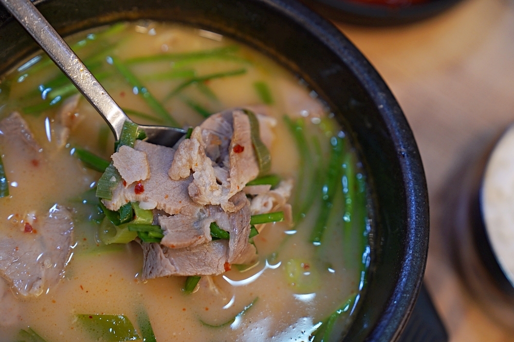 釜山西面必吃美食！秀英本家豬肉湯飯 24hr 營業，早餐宵夜來都吃得到～