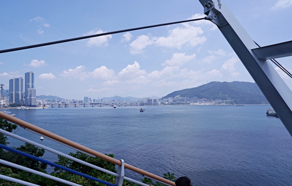 釜山新景點｜松島龍宮雲橋：松島海上纜車旁不能錯過的順遊景點！可以看到日本的松島龍宮空中步道～