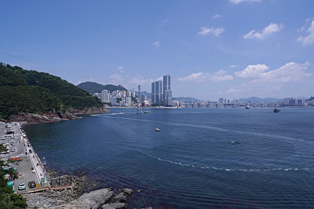 釜山新景點｜松島龍宮雲橋：松島海上纜車旁不能錯過的順遊景點！可以看到日本的松島龍宮空中步道～