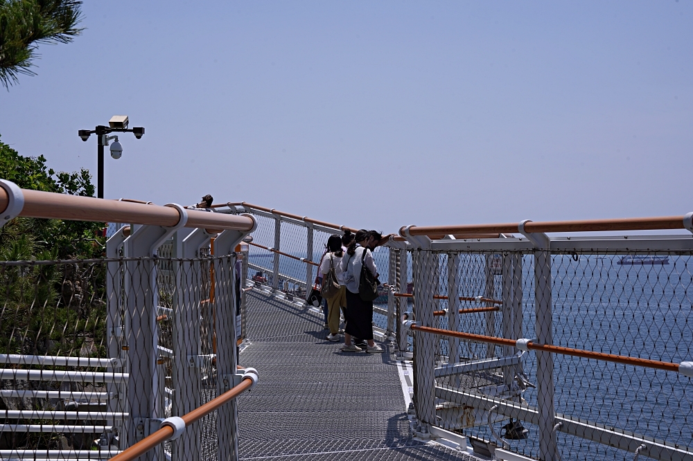 釜山新景點｜松島龍宮雲橋：松島海上纜車旁不能錯過的順遊景點！可以看到日本的松島龍宮空中步道～