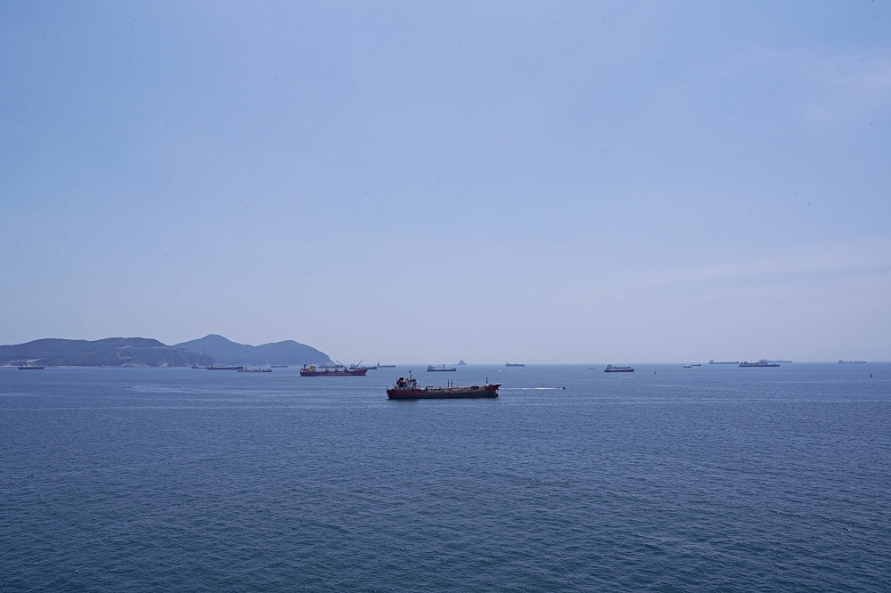 釜山新景點｜松島龍宮雲橋：松島海上纜車旁不能錯過的順遊景點！可以看到日本的松島龍宮空中步道～