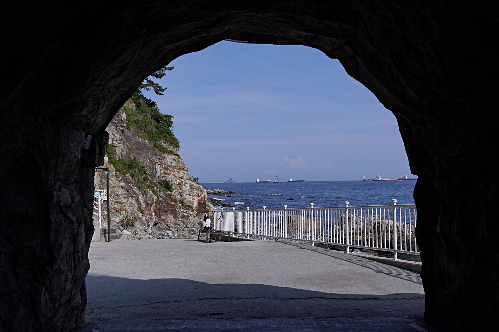 白淺灘文化村：釜山影島上的韓版聖托里尼！延著海岸峭壁散步去～