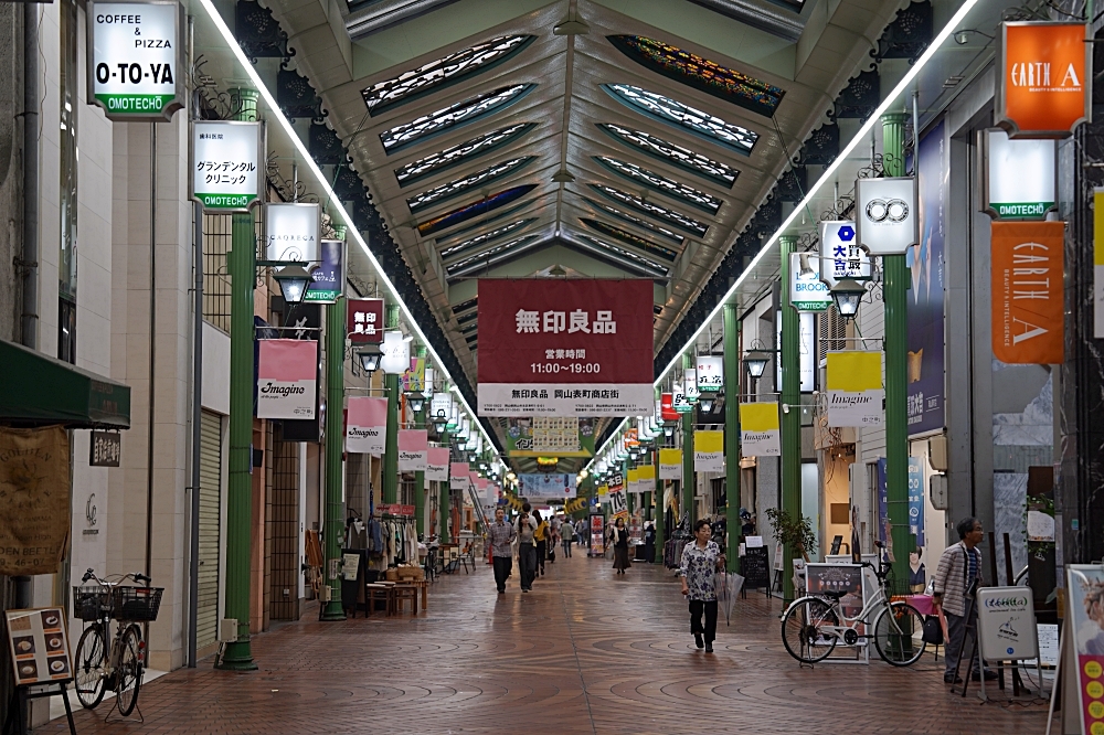 岡山表町商店街：雨天也不怕的雨遮景點！10 間美食小店一次筆記，米其林推薦麵酒一照庵必吃～