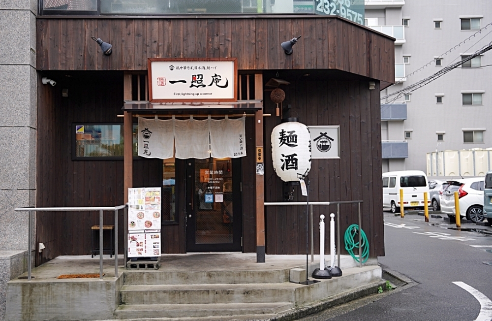 岡山表町商店街：雨天也不怕的雨遮景點！10 間美食小店一次筆記，米其林推薦麵酒一照庵必吃～