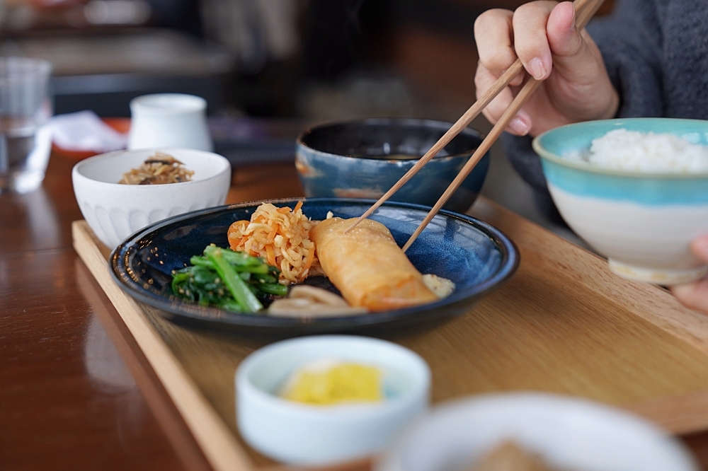食堂 Kontsh 紺と種:會津若松美食!百年鈴國漆器店裡的蔬食定食,空間與食物都好棒 食堂 Kontsh 紺と種:會津若松美食!百年鈴國漆器店裡的蔬食定食,空間與食物都好棒