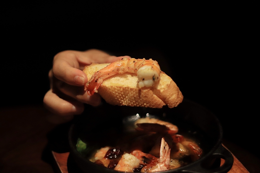 西門町餐酒館推薦 Echo Echo Bar：隱藏在無心戒酒互助會同溫層俱樂部 3F 全新空間！限定酒單好讓人喜歡～