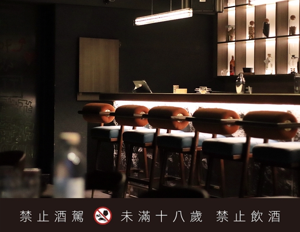西門町餐酒館推薦 Echo Echo Bar：隱藏在無心戒酒互助會同溫層俱樂部 3F 全新空間！限定酒單好讓人喜歡～