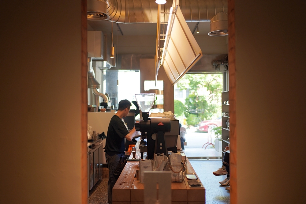 SUMUGAGA COFFEE ROASTERS：台中最具話題性咖啡店！一處極為低調卻很浪漫的咖啡空間。