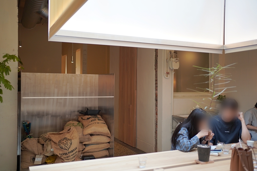 SUMUGAGA COFFEE ROASTERS：台中最具話題性咖啡店！一處極為低調卻很浪漫的咖啡空間。