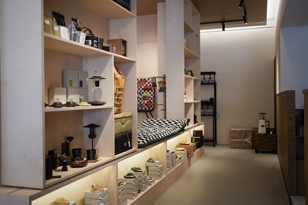 THE OAK LAB 81+：台中北屯咖啡鄰近好市多、捷運站，帥氣的露營風格好讓人喜歡！
