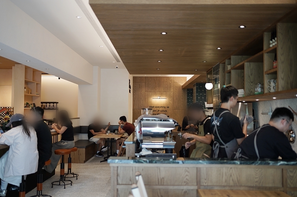 THE OAK LAB 81+：台中北屯咖啡鄰近好市多、捷運站，帥氣的露營風格好讓人喜歡！