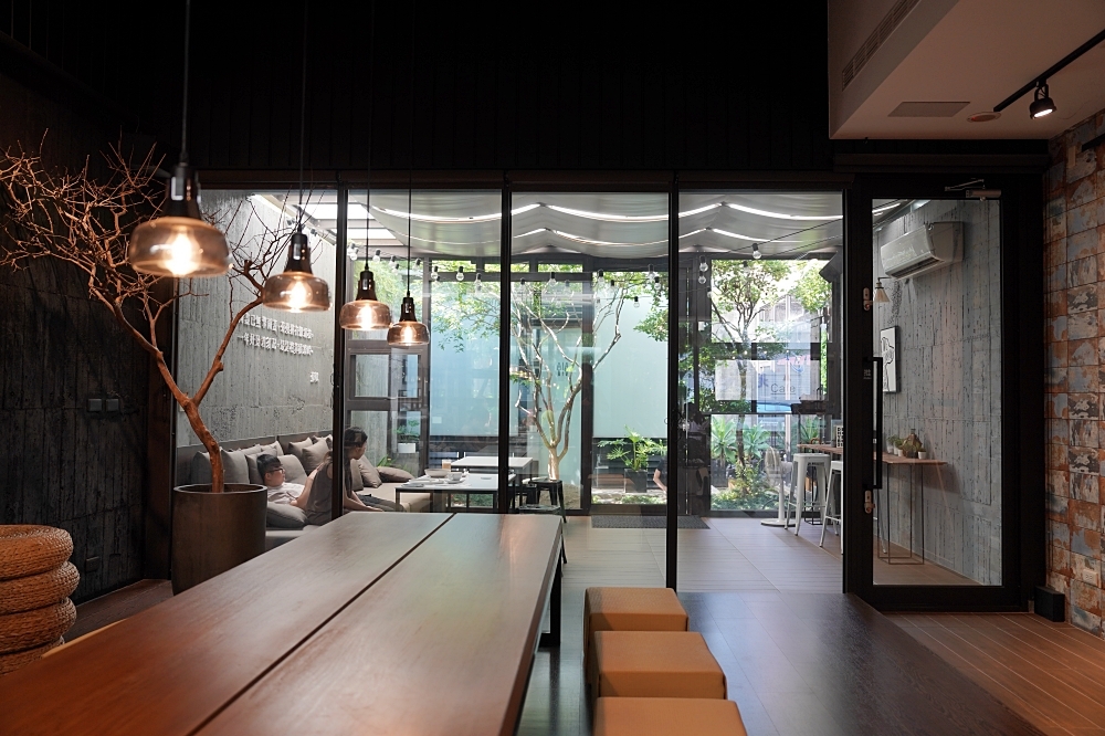 台中海洋館攻略：８大主題展區＆全台第二大水族箱！附周邊吃喝玩樂推薦