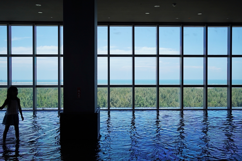 台中海洋館攻略：８大主題展區＆全台第二大水族箱！附周邊吃喝玩樂推薦