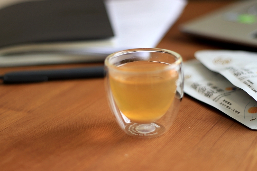 純煉滴雞精:適合全家人的 100% 古法滴煉萃取滴雞精!無添加、無腥味,常溫好保存。 純煉滴雞精:適合全家人的 100% 古法滴煉萃取滴雞精!無添加、無腥味,常溫好保存。