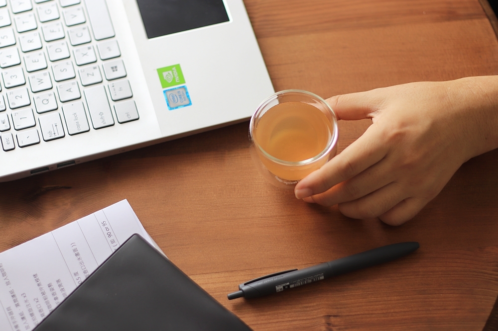 純煉滴雞精:適合全家人的 100% 古法滴煉萃取滴雞精!無添加、無腥味,常溫好保存。 純煉滴雞精:適合全家人的 100% 古法滴煉萃取滴雞精!無添加、無腥味,常溫好保存。