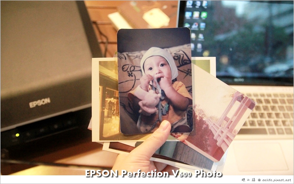 EPSON Perfection V600 Photo專業掃瞄器：照片.底片.幻燈片.負片.投影片全都可以轉換成數位影像！還可以色彩還原回到最初的色彩～手繪稿也可以掃的漂漂亮亮！