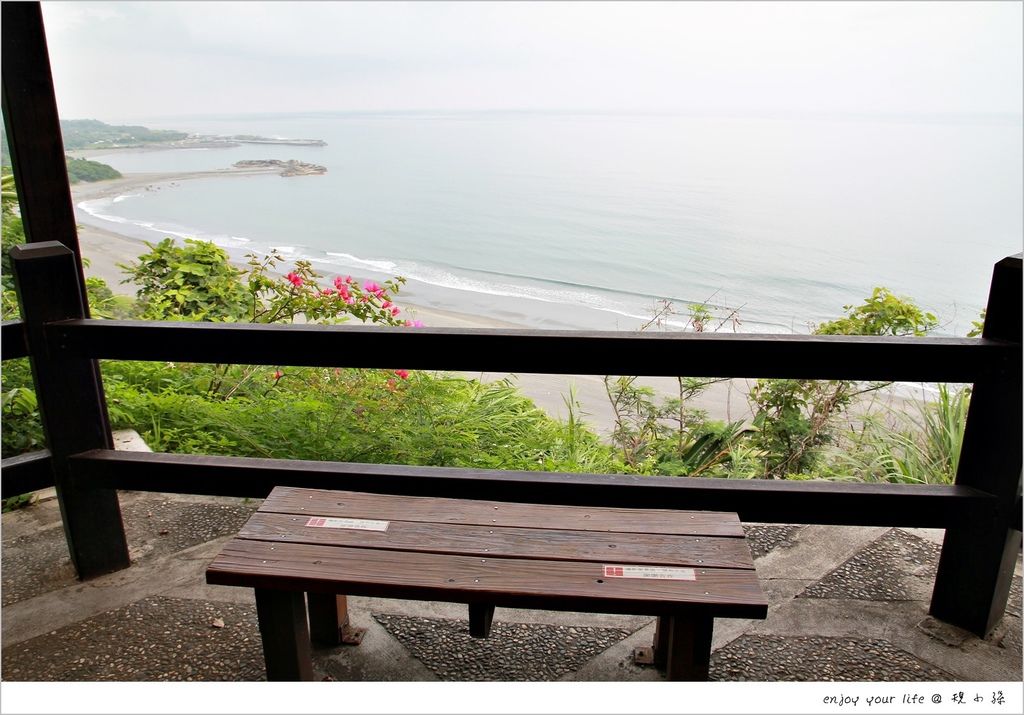 金樽海岸咖啡：媲美海島國家的台東海岸咖啡，像是小小休息站，卻擁有一整片『陸連島』的浪漫！