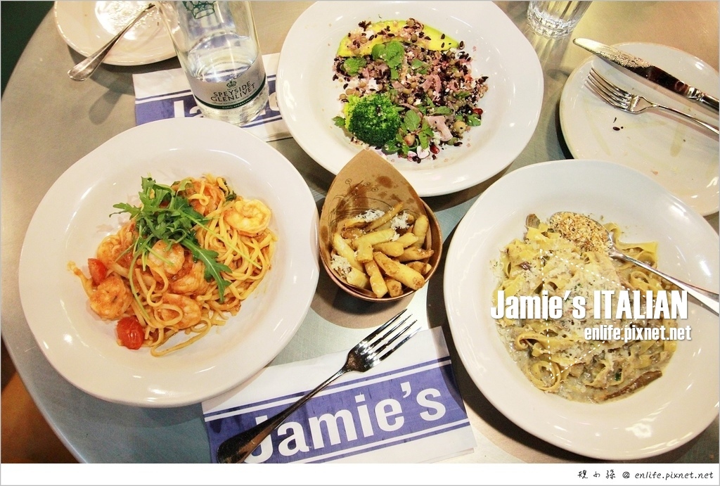 [台北美食] Jamie's ITALIAN：instagram打卡夯.英國型男主廚傑米奧利佛義大利餐廳* 最愛的是松露薯條，鮮蝦扁細麵有對味！
